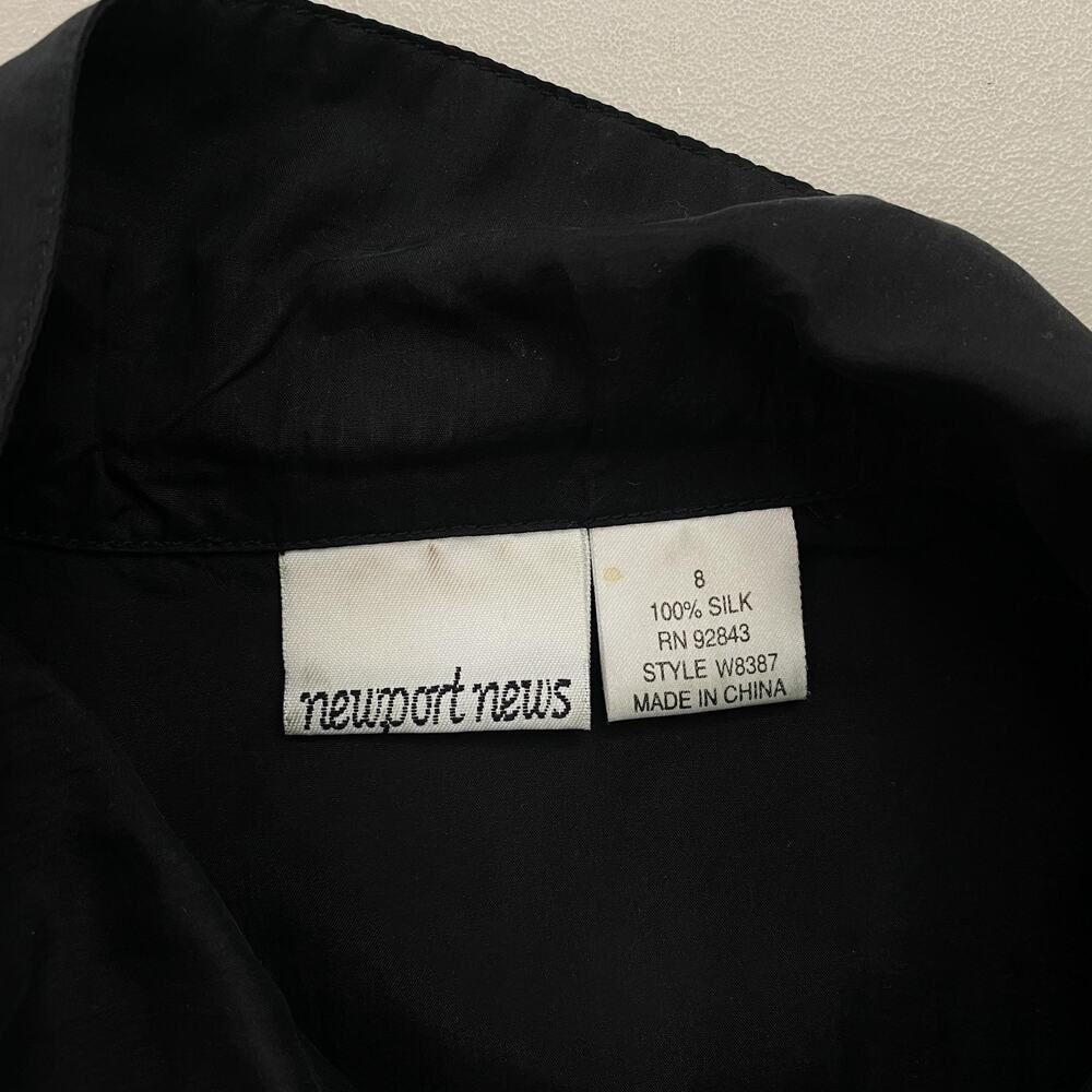 Newport News 100% Silk Button Up Shirt Womens 8 Black Pleated Tuxedo Minimalist - Picture 9 of 10